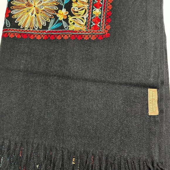 Baby Alpaca Shawl / Wrap in Black with Multicolor Embroidery – Made in Peru  New - Picture 12 of 14